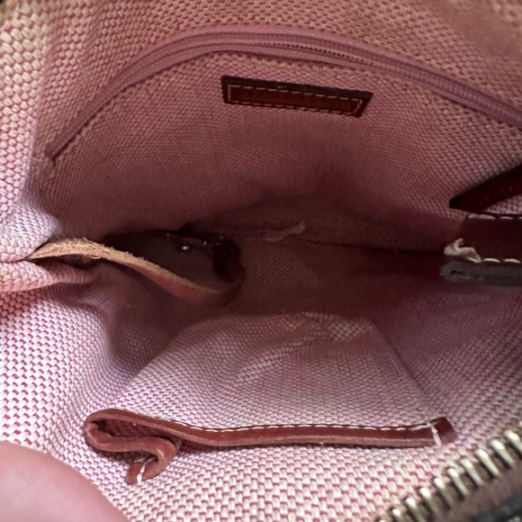 Vintage Dooney and Bourke crossbody bag - Picture 5 of 11